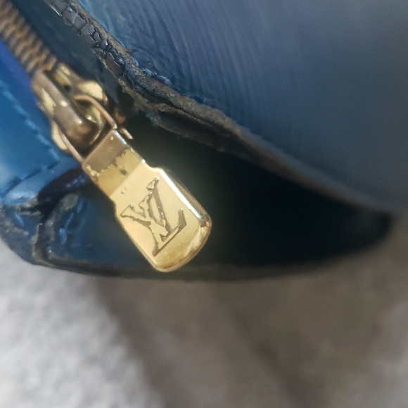 Louis Vuitton Blue Epi Saint Jaques Shoulder Bag Authentic - Picture 4 of 14